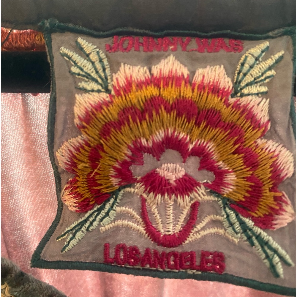Johnny Was embroidered beautiful top!